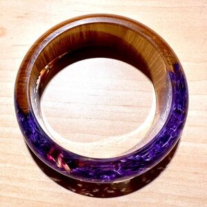 Wood Grain & Dried Flowers in Resin Bangle Bracelet